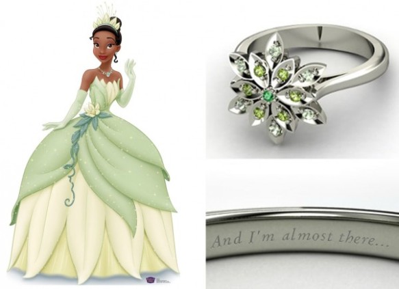 Um degradé de verdes com turmalina e ametistas formam a flor do anel inspirado na princesa Tiana